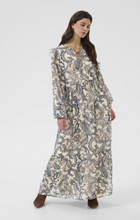 Lade das Bild in den Galerie-Viewer, Maxi Kleid im blauen Paisleymuster und weichem fall, Wunderwerk Oldenburg
