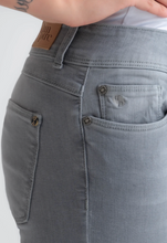 Lade das Bild in den Galerie-Viewer, DNM_Pure_Flynn_Jeans_30er_Länge_mid grey_Wunderwerk_Oldenburg7

