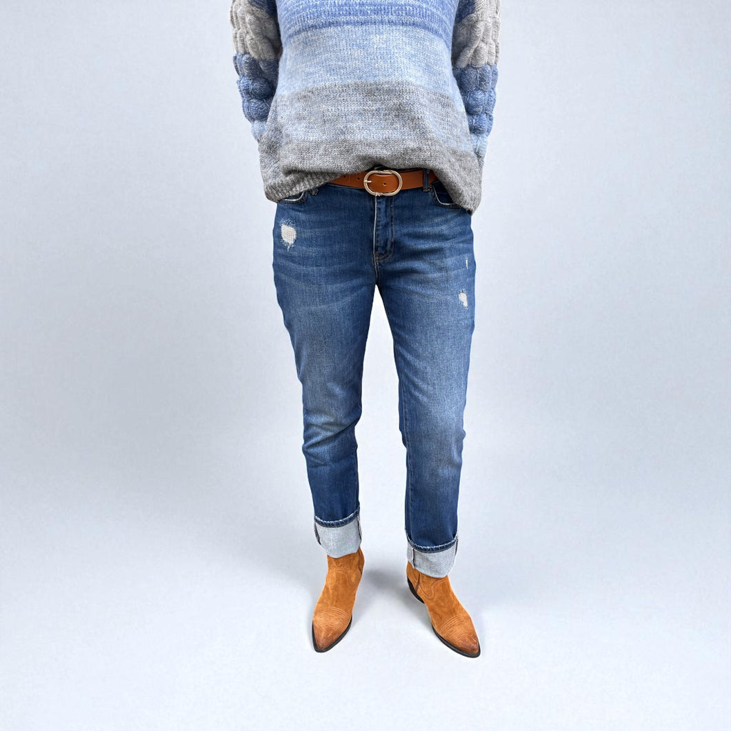 Boyfriend Jeans in der Farbe rein blue mit destroyed Effekten, Wunderwerk Oldenburg