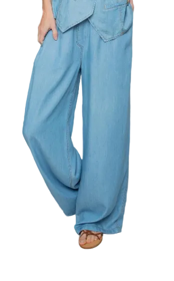 Hellblaue Sommer Lyocell Hose mit langem weiten Bein und elastischem Bund Wunderwerk Oldenburg