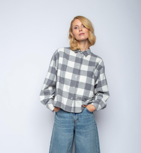 Karo Flanellbluse in grey white mit Hemdkragen und Knopfverschluss, Wunderwerk Oldenburg