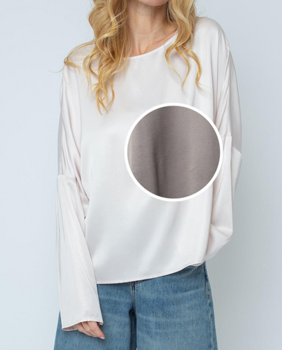 Satin Blusenshirt mit Rundhals Ausschnitt und überschrittenen Ärmeln, Wunderwerk Oldenburg
