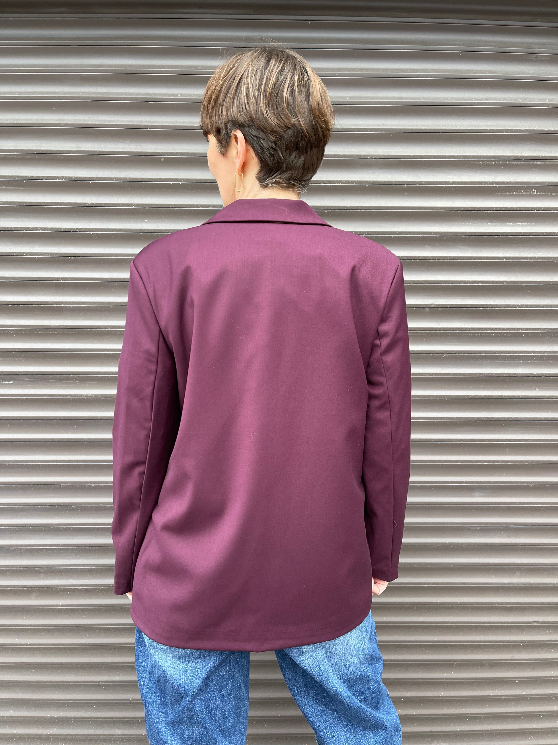 Auberginefarbener Blazer in mittellang mit Knopfverschluss, Wunderwerk Oldenburg