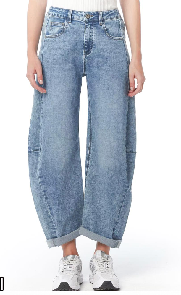 Hellblaue Jeans in O-Shape mit weitem Bein Wunderwerk Oldenburg
