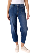 Lade das Bild in den Galerie-Viewer, O-shape Jeans in misty blue von der Marke Future People Wunderwerk Oldenburg

