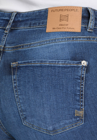 Blaue Straight Fit Jeans mit verkürztem Bein, Wunderwerk Oldenburg