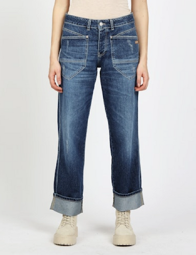 Blaue Gang Jeans mit großen aufgesetzten Taschen vorne und einem Umschlag, Wunderwerk Oldenburg