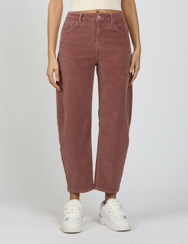 Cordhose in verkürzter Form in der Farbe old rosé, Wunderwerk Oldenburg
