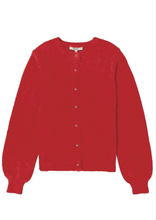 Lade das Bild in den Galerie-Viewer, Roter kuscheliger Cardigan mit goldenen kleinen Knöpfen, Wunderwerk Oldenburg
