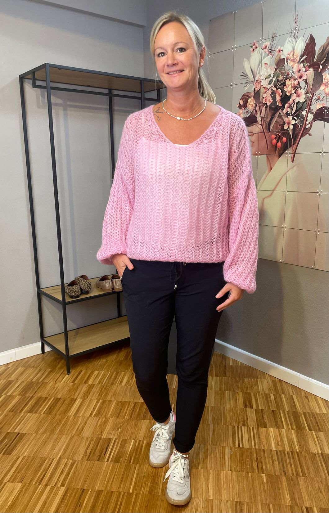 Grobstrick_Pullover_in rosa_mit V-Ausschnitt Wunderwerk_Oldenburg