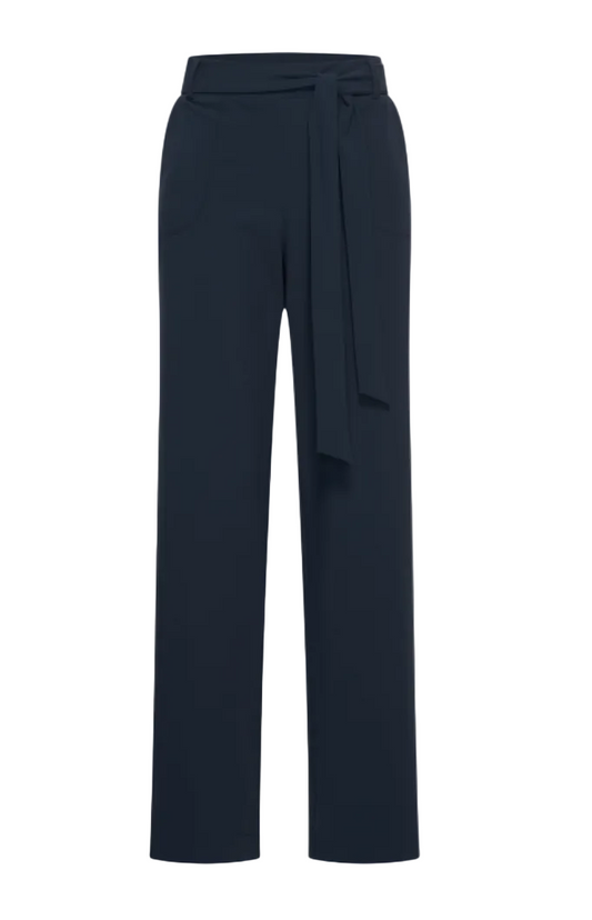 Dunkelblaue Stoffhose mit geradem langen Beinverlauf und elastischem Bund mit Stoffgürtel, Seitentaschen, Wunderwerk Oldenburg