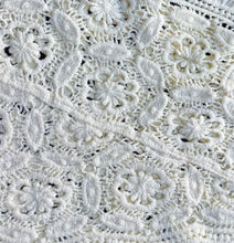 Lade das Bild in den Galerie-Viewer, Zaya Lace Hip Schal
