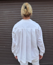 Lade das Bild in den Galerie-Viewer, Bluse mit Rückenfalte
