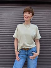 Lade das Bild in den Galerie-Viewer, Lara T-Shirt

