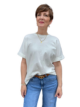 Lade das Bild in den Galerie-Viewer, Lara T-Shirt
