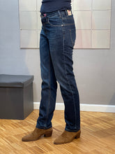 Lade das Bild in den Galerie-Viewer, Iris Jeans
