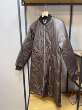 Lade das Bild in den Galerie-Viewer, Steppmantel
