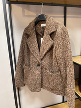 Lade das Bild in den Galerie-Viewer, Wolljacke
