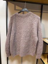 Lade das Bild in den Galerie-Viewer, Mohair Pullover Soft Round
