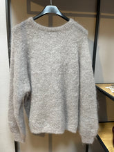 Lade das Bild in den Galerie-Viewer, Mohair Pullover Soft Round
