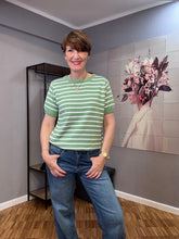 Lade das Bild in den Galerie-Viewer, Annemi Lene - Streifenkuss
