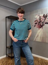 Lade das Bild in den Galerie-Viewer, Annemi Lene - Streifenkuss
