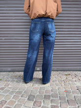 Lade das Bild in den Galerie-Viewer, 57Alba Jeans

