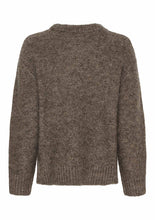 Lade das Bild in den Galerie-Viewer, Pullover mit Zopfmuster auf der Vorderseite und taupe melange und Rundhals Wunderwerk Oldenburg
