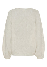 Lade das Bild in den Galerie-Viewer, Pullover oversize mit Rundhals und weiten langen Ärmeln in der Farbe offwhite Wunderwerk Oldenburg
