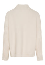 Lade das Bild in den Galerie-Viewer, Winter white Melange Strickpullover mit Stehkragen, Rippoptik am Kragen und Ärmel, Wunderwerk Oldenburg
