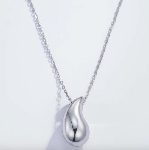 silberne Kette mit Tropfenanhänger, Wunderwerk Oldenburg