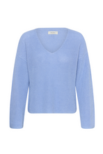 Lade das Bild in den Galerie-Viewer, Hellblauer Strickpullover aus Leinen und Baumwolle mit V-Ausschnitt, Wunderwerk Oldenburg
