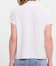 Lade das Bild in den Galerie-Viewer, Blusenshirt mit V-Ausschnitt in offwhite Wunderwerk Oldenburg
