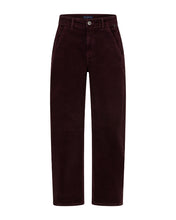 Lade das Bild in den Galerie-Viewer, Cordhose in einem tiefen Burgundy-Ton mit geradem Bein Wunderwerk Oldenburg
