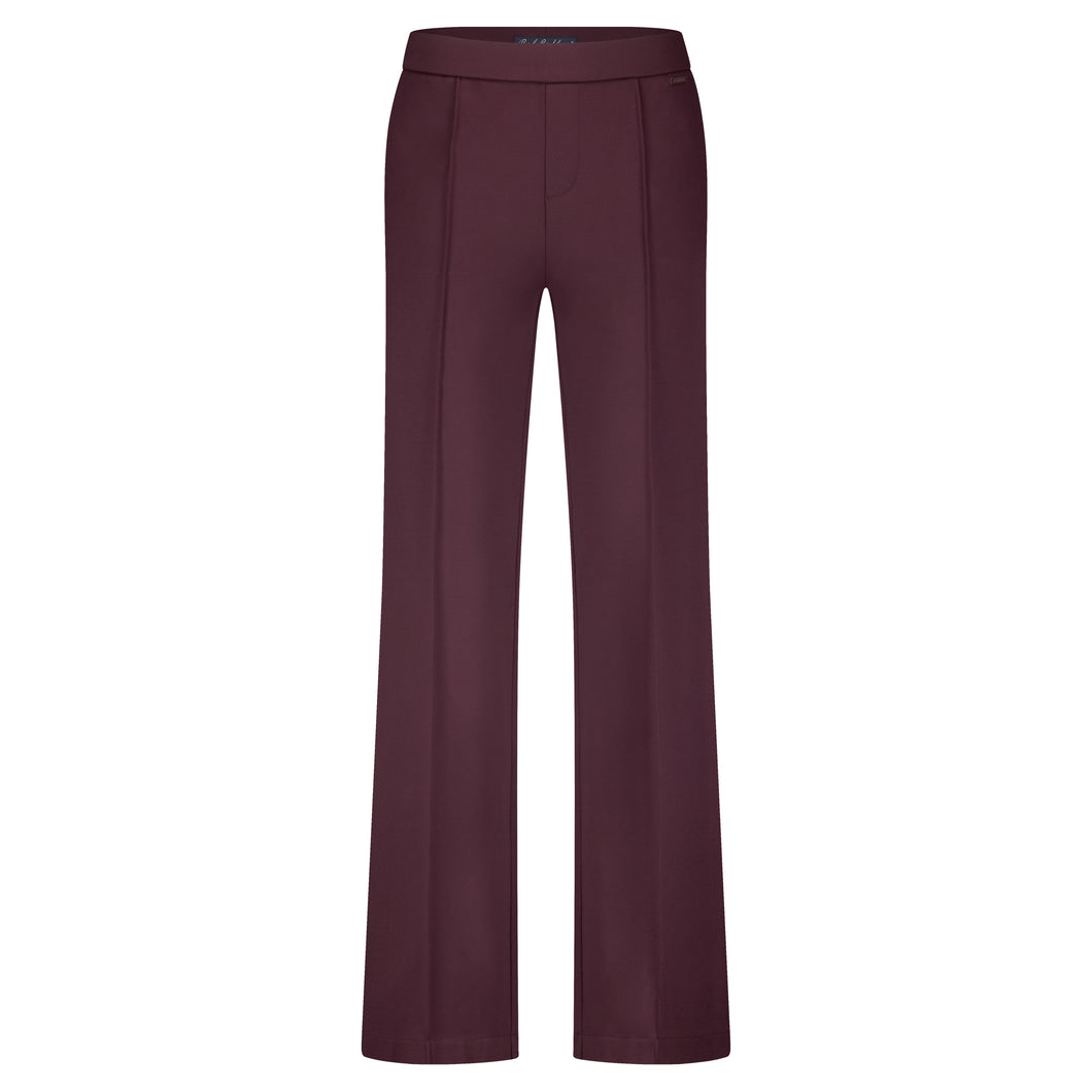 Aubergine Farbene Stoffhose mit geradem Beinverlauf von Red Button, Wunderwerk Oldenburg
