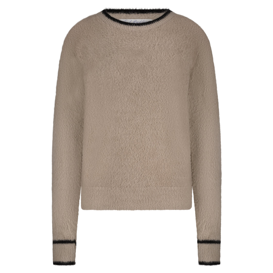 Fluffy Pullover Kontrast