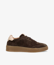 Lade das Bild in den Galerie-Viewer, Dunkelbrauner Wildleder Sneaker Wunderwerk Oldenburg
