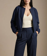 Lade das Bild in den Galerie-Viewer, Sophia Perla Auron Uni Jacke
