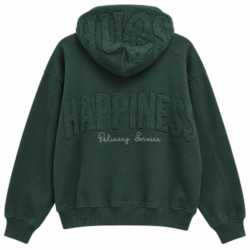 Tannengrüner Hoodie mit Aufschrift Happiness auf der Rückseite und auf der Vorderseite HUGS, Wunderwerk Oldenburg