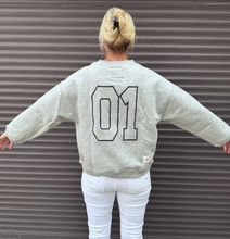 Lade das Bild in den Galerie-Viewer, Sweater Fearless

