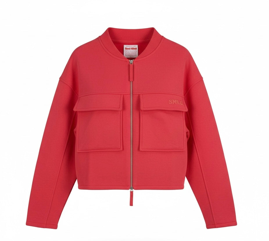 Rote Sweatjacke mit silbernem Reißverschluss und zwei Klappentaschen auf der Vorderseite, Wunderwerk Oldenburg