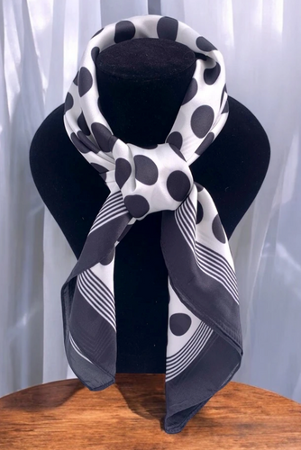 Tuch mit schwarzen Punkten Wunderwerk Oldenburg