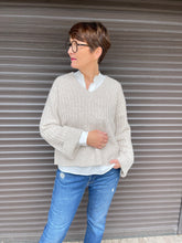 Lade das Bild in den Galerie-Viewer, Joanne Pullover
