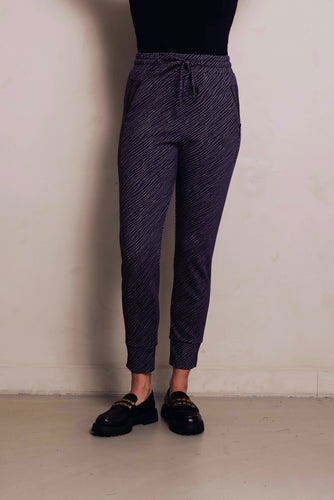 Graue Jogpants im Zebradesign Wunderwerk Oldenburg