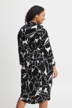Lade das Bild in den Galerie-Viewer, Frans Plus Size FPDot Kleid
