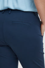 Lade das Bild in den Galerie-Viewer, Fransa Plus Size Lano Caprihose
