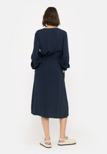Lade das Bild in den Galerie-Viewer, Soft Rebels Elianna V-neck Midi Kleid
